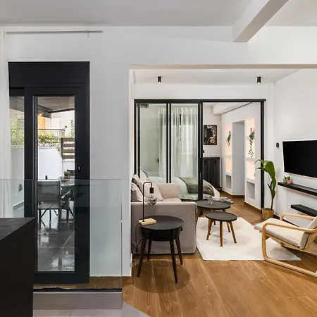 Black Frame - 5 Min From Metro Thessaloniki
