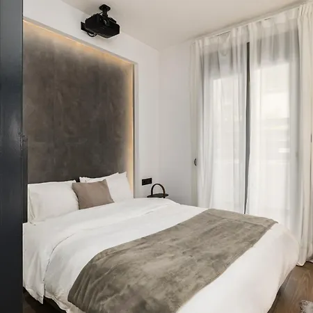Apartment Black Frame - 5 Min From Metro Thessaloniki