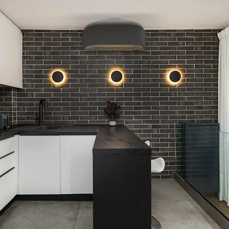Apartment Black Frame - 5 Min From Metro *