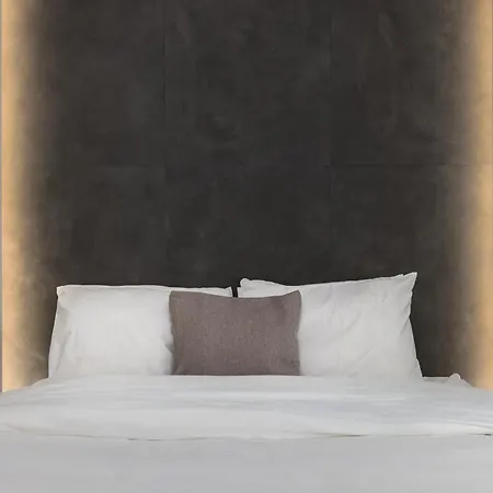 Black Frame - 5 Min From Metro * Thessaloniki