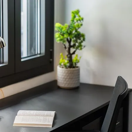 Black Frame - 5 Min From Metro * Thessaloniki