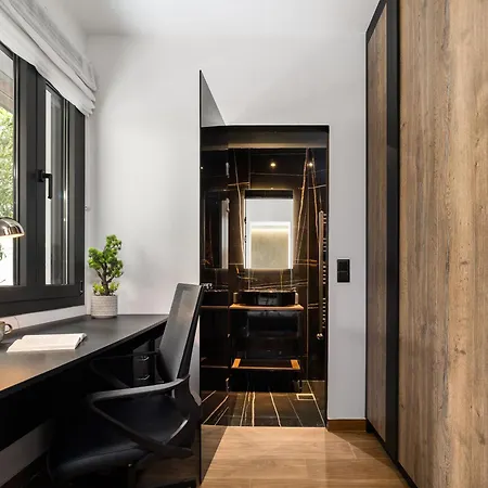 Black Frame - 5 Min From Metro Apartment Thessaloniki
